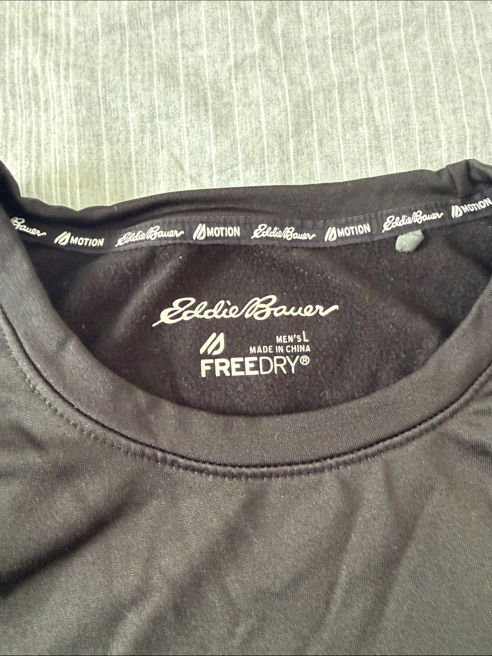 Eddie Bauer Black Long-Sleeve Crew Performance Shirt - Picture 2 of 2